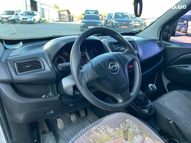Опель Combo Life 2013 в Львове на Automoto.ua Белый Опель Combo Life, объемом двигателя 1.3 л и пробегом 242 тыс. км за 7990 $, фото 16 на Automoto.ua