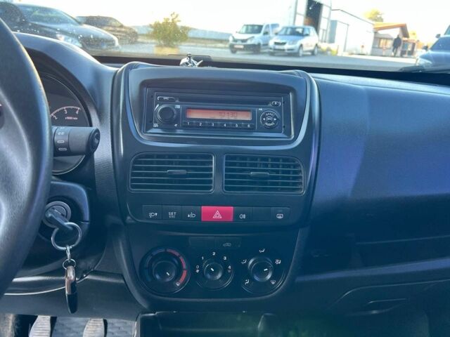 Опель Combo Life 2013 в Львове на Automoto.ua Белый Опель Combo Life, объемом двигателя 1.3 л и пробегом 242 тыс. км за 7990 $, фото 22 на Automoto.ua