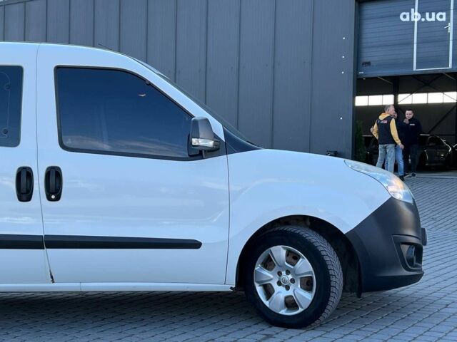 Опель Combo Life 2013 в Львове на Automoto.ua Белый Опель Combo Life, объемом двигателя 1.3 л и пробегом 242 тыс. км за 7990 $, фото 10 на Automoto.ua