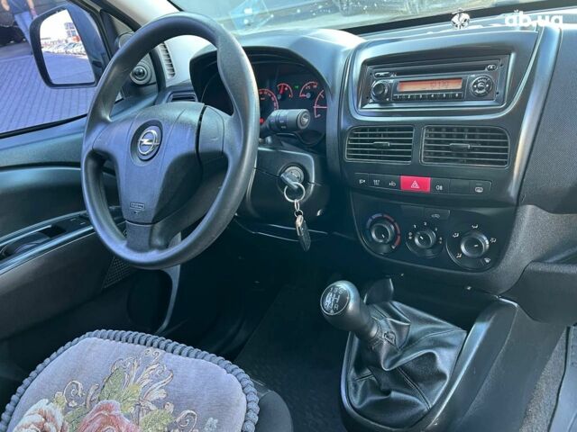 Опель Combo Life 2013 в Львове на Automoto.ua Белый Опель Combo Life, объемом двигателя 1.3 л и пробегом 242 тыс. км за 7990 $, фото 32 на Automoto.ua