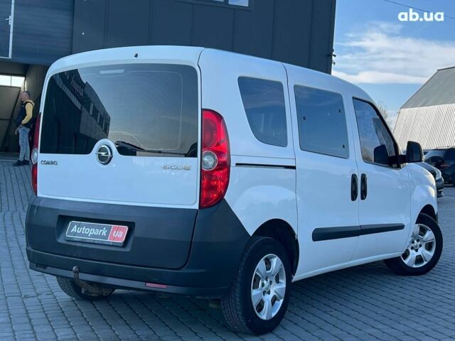 Опель Combo Life 2013 в Львове на Automoto.ua Белый Опель Combo Life, объемом двигателя 1.3 л и пробегом 242 тыс. км за 7990 $, фото 7 на Automoto.ua