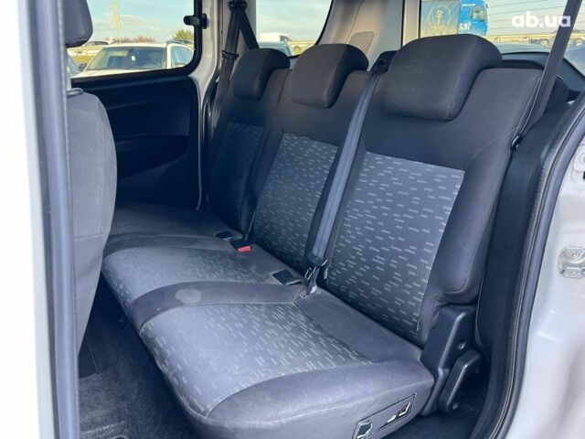 Опель Combo Life 2013 в Львове на Automoto.ua Белый Опель Combo Life, объемом двигателя 1.3 л и пробегом 242 тыс. км за 7990 $, фото 28 на Automoto.ua