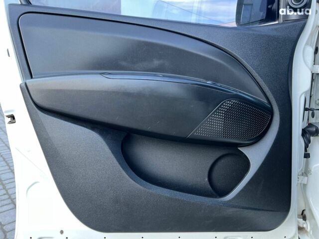 Опель Combo Life 2013 в Львове на Automoto.ua Белый Опель Combo Life, объемом двигателя 1.3 л и пробегом 242 тыс. км за 7990 $, фото 14 на Automoto.ua