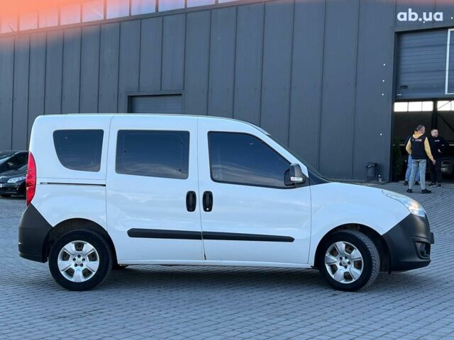 Опель Combo Life 2013 в Львове на Automoto.ua Белый Опель Combo Life, объемом двигателя 1.3 л и пробегом 242 тыс. км за 7990 $, фото 9 на Automoto.ua
