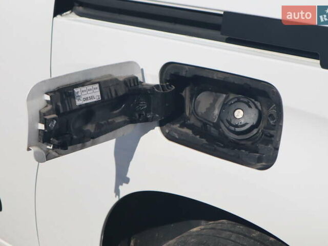 Білий Опель Combo Life, об'ємом двигуна 1.56 л та пробігом 106 тис. км за 18700 $, фото 14 на Automoto.ua