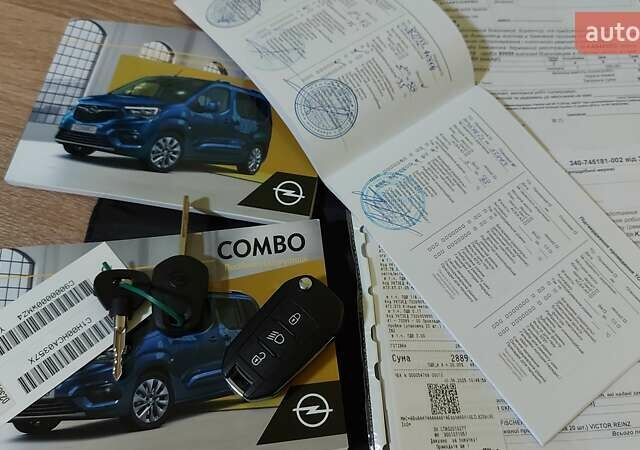 Білий Опель Combo Life, об'ємом двигуна 1.56 л та пробігом 106 тис. км за 18700 $, фото 37 на Automoto.ua