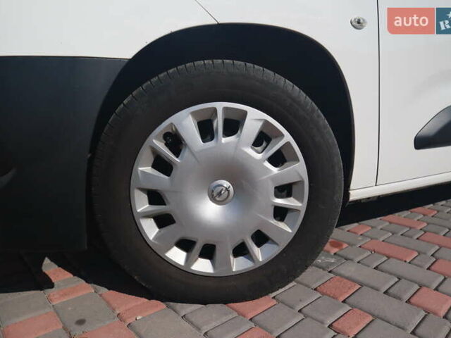 Білий Опель Combo Life, об'ємом двигуна 1.56 л та пробігом 106 тис. км за 18700 $, фото 15 на Automoto.ua