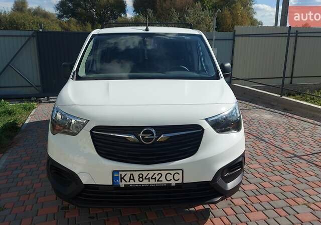 Білий Опель Combo Life, об'ємом двигуна 1.56 л та пробігом 106 тис. км за 18700 $, фото 3 на Automoto.ua