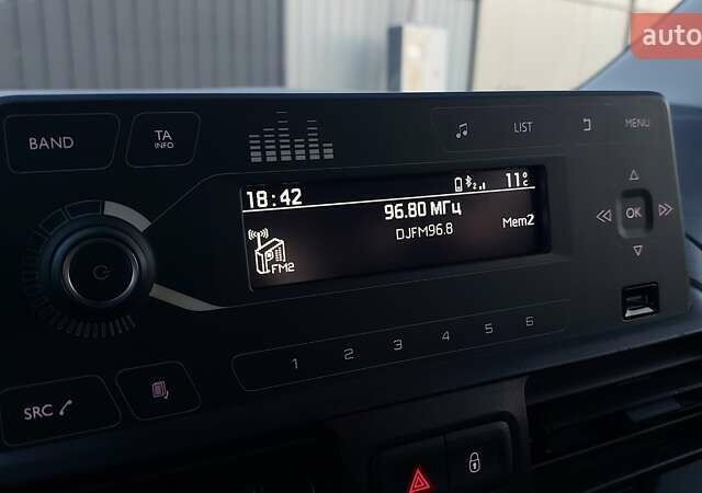 Білий Опель Combo Life, об'ємом двигуна 1.56 л та пробігом 106 тис. км за 18700 $, фото 22 на Automoto.ua