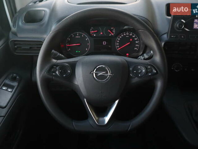 Білий Опель Combo Life, об'ємом двигуна 1.56 л та пробігом 106 тис. км за 18700 $, фото 17 на Automoto.ua