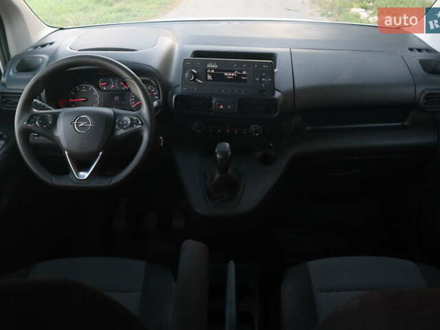 Білий Опель Combo Life, об'ємом двигуна 1.56 л та пробігом 106 тис. км за 18700 $, фото 18 на Automoto.ua