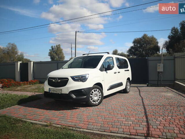 Білий Опель Combo Life, об'ємом двигуна 1.56 л та пробігом 106 тис. км за 18700 $, фото 4 на Automoto.ua
