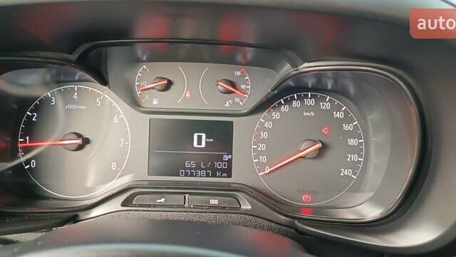 Белый Опель Combo Life, объемом двигателя 1.5 л и пробегом 75 тыс. км за 17800 $, фото 13 на Automoto.ua