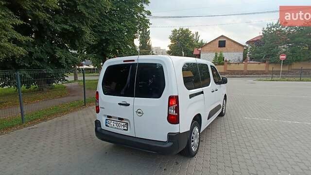 Белый Опель Combo Life, объемом двигателя 1.5 л и пробегом 75 тыс. км за 17800 $, фото 8 на Automoto.ua