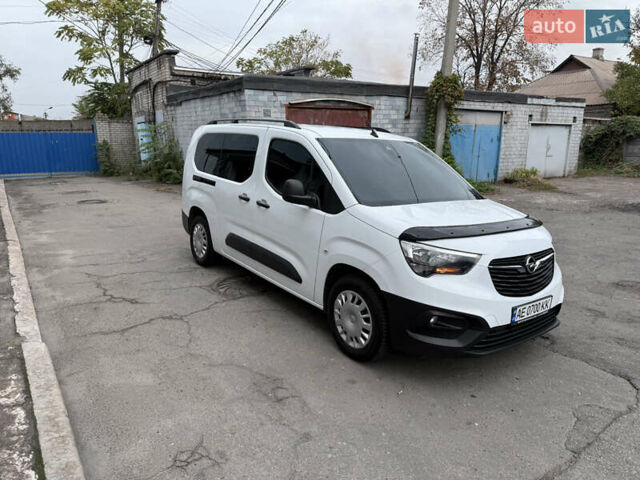 Белый Опель Combo Life, объемом двигателя 1.5 л и пробегом 111 тыс. км за 17900 $, фото 5 на Automoto.ua