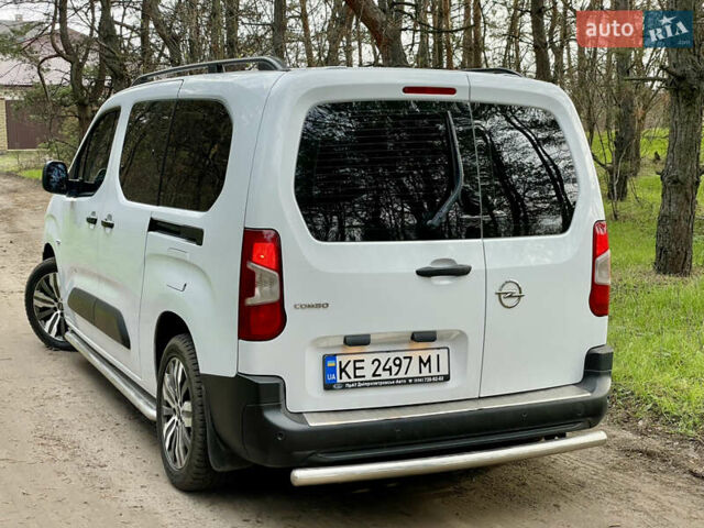 Белый Опель Combo Life, объемом двигателя 1.5 л и пробегом 78 тыс. км за 19500 $, фото 7 на Automoto.ua