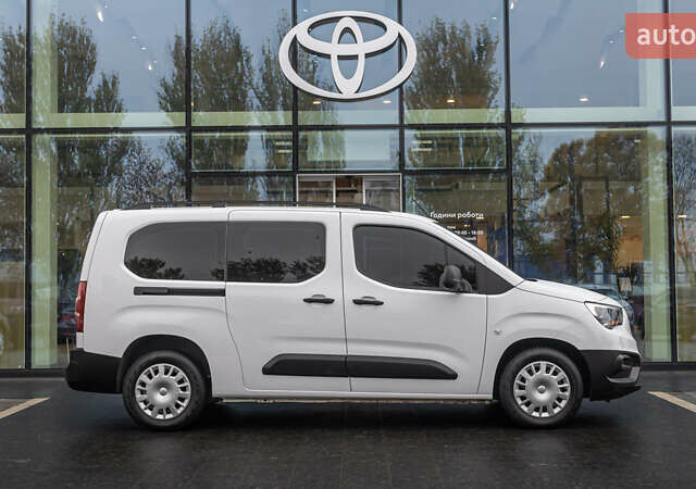 Белый Опель Combo Life, объемом двигателя 1.5 л и пробегом 112 тыс. км за 19020 $, фото 18 на Automoto.ua