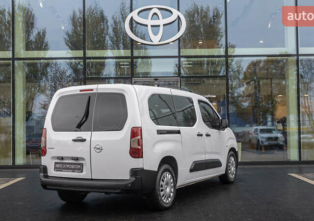 Белый Опель Combo Life, объемом двигателя 1.5 л и пробегом 112 тыс. км за 19020 $, фото 19 на Automoto.ua