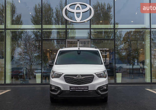 Белый Опель Combo Life, объемом двигателя 1.5 л и пробегом 112 тыс. км за 19020 $, фото 4 на Automoto.ua