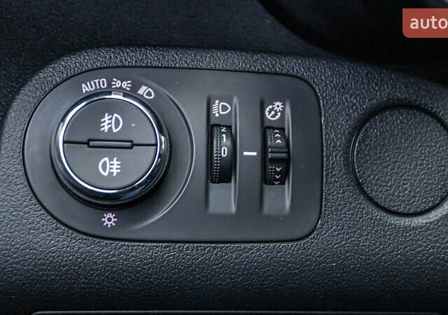 Белый Опель Combo Life, объемом двигателя 1.5 л и пробегом 112 тыс. км за 19020 $, фото 22 на Automoto.ua