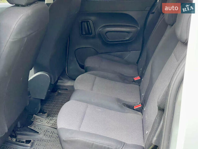 Белый Опель Combo Life, объемом двигателя 1.5 л и пробегом 78 тыс. км за 19500 $, фото 11 на Automoto.ua