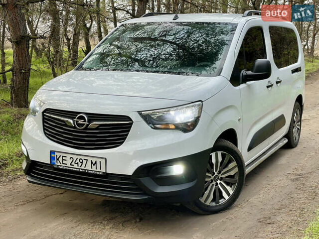 Белый Опель Combo Life, объемом двигателя 1.5 л и пробегом 78 тыс. км за 19500 $, фото 2 на Automoto.ua