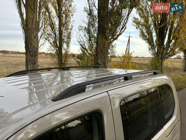 Бежевый Опель Combo Life, объемом двигателя 1.5 л и пробегом 188 тыс. км за 13500 $, фото 9 на Automoto.ua