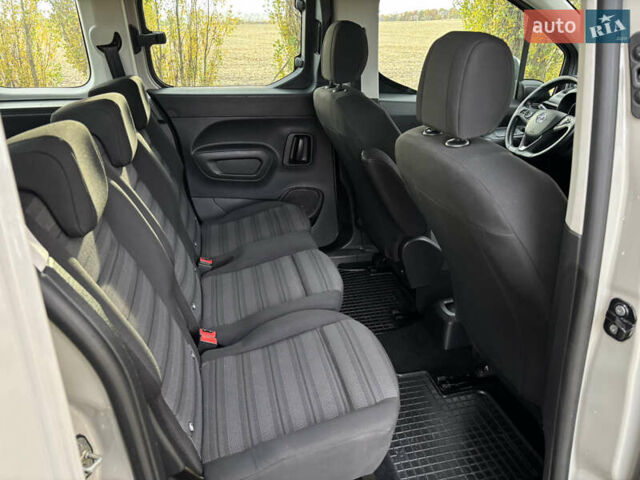 Бежевый Опель Combo Life, объемом двигателя 1.5 л и пробегом 188 тыс. км за 13500 $, фото 16 на Automoto.ua