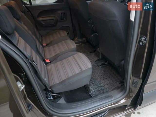 Коричневый Опель Combo Life, объемом двигателя 1.5 л и пробегом 54 тыс. км за 21500 $, фото 18 на Automoto.ua