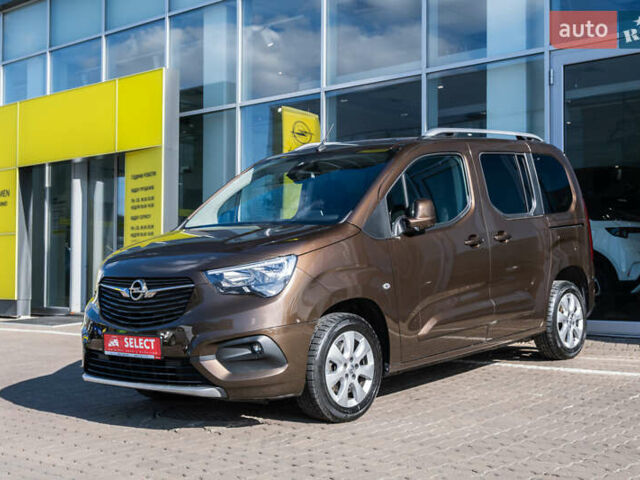 Коричневый Опель Combo Life, объемом двигателя 1.5 л и пробегом 54 тыс. км за 20359 $, фото 2 на Automoto.ua