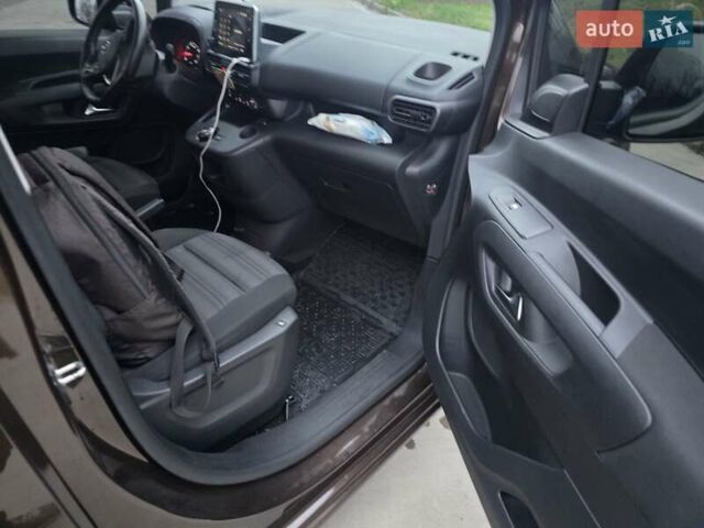 Коричневый Опель Combo Life, объемом двигателя 1.5 л и пробегом 54 тыс. км за 21500 $, фото 19 на Automoto.ua