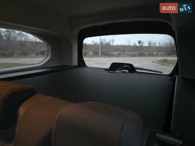 Коричневый Опель Combo Life, объемом двигателя 1.5 л и пробегом 54 тыс. км за 21500 $, фото 14 на Automoto.ua