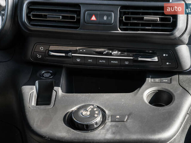 Коричневый Опель Combo Life, объемом двигателя 1.5 л и пробегом 54 тыс. км за 20359 $, фото 12 на Automoto.ua