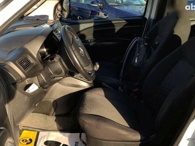 Опель Combo Life, объемом двигателя 0 л и пробегом 123 тыс. км за 9000 $, фото 6 на Automoto.ua
