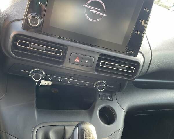 Сірий Опель Combo Life, об'ємом двигуна 0 л та пробігом 183 тис. км за 12300 $, фото 14 на Automoto.ua