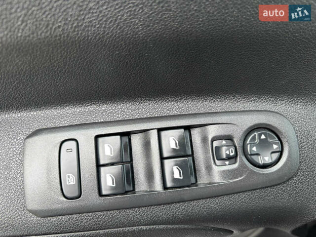 Сірий Опель Combo Life, об'ємом двигуна 1.5 л та пробігом 171 тис. км за 14700 $, фото 26 на Automoto.ua