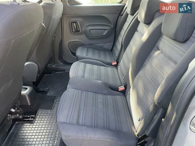 Сірий Опель Combo Life, об'ємом двигуна 0 л та пробігом 183 тис. км за 12300 $, фото 10 на Automoto.ua