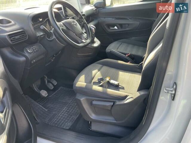Сірий Опель Combo Life, об'ємом двигуна 0 л та пробігом 183 тис. км за 12300 $, фото 9 на Automoto.ua