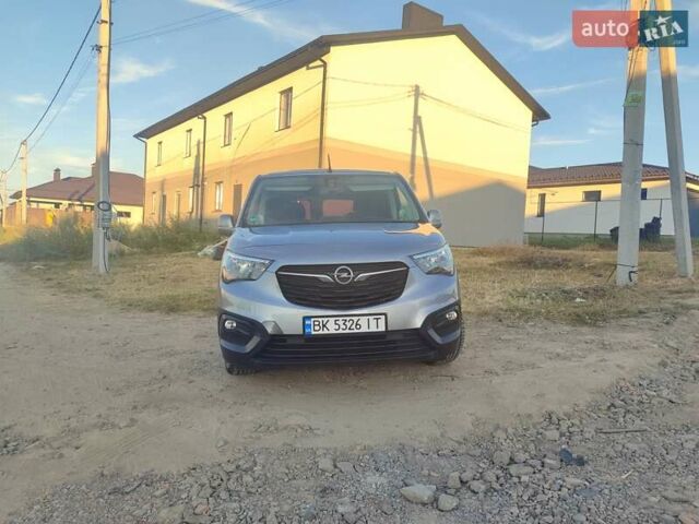 Серый Опель Combo Life, объемом двигателя 1.5 л и пробегом 164 тыс. км за 14900 $, фото 3 на Automoto.ua
