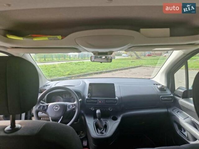 Сірий Опель Combo Life, об'ємом двигуна 1.56 л та пробігом 90 тис. км за 16900 $, фото 20 на Automoto.ua