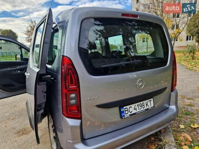 Сірий Опель Combo Life, об'ємом двигуна 1.56 л та пробігом 90 тис. км за 16900 $, фото 2 на Automoto.ua