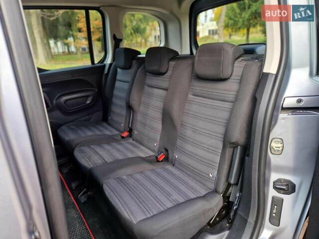 Сірий Опель Combo Life, об'ємом двигуна 1.56 л та пробігом 90 тис. км за 16900 $, фото 23 на Automoto.ua