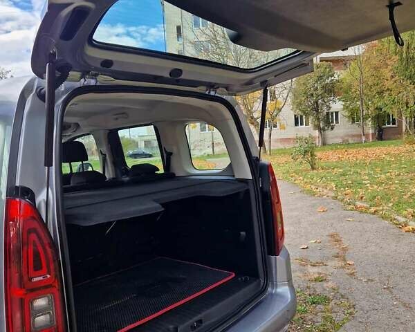 Сірий Опель Combo Life, об'ємом двигуна 1.56 л та пробігом 90 тис. км за 16900 $, фото 3 на Automoto.ua