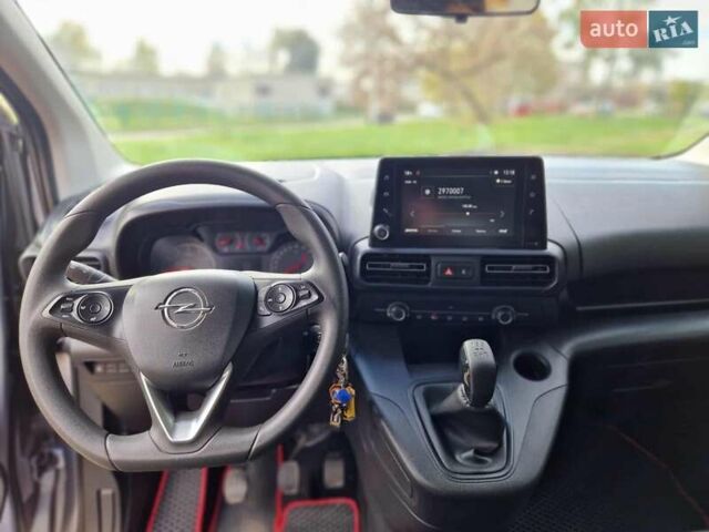 Сірий Опель Combo Life, об'ємом двигуна 1.56 л та пробігом 90 тис. км за 16900 $, фото 14 на Automoto.ua