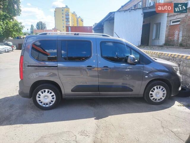 Сірий Опель Combo Life, об'ємом двигуна 1.56 л та пробігом 67 тис. км за 21000 $, фото 4 на Automoto.ua