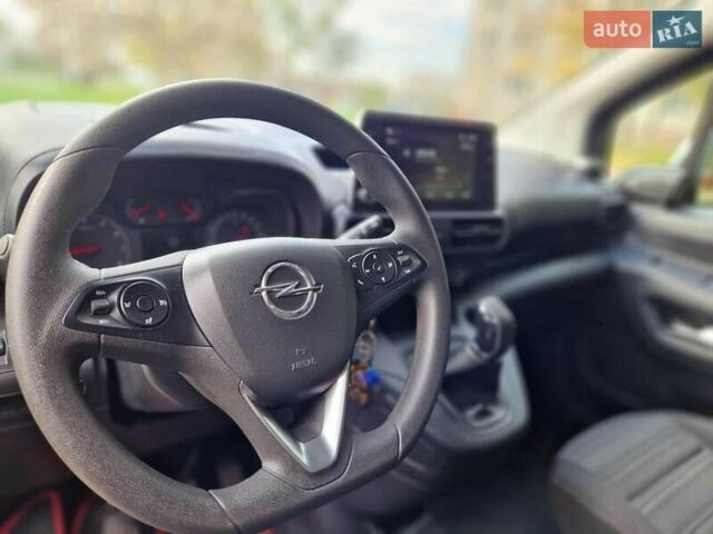 Сірий Опель Combo Life, об'ємом двигуна 1.56 л та пробігом 90 тис. км за 16900 $, фото 13 на Automoto.ua