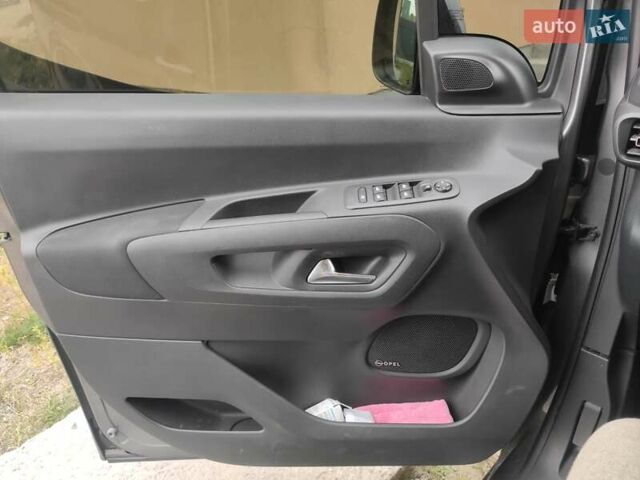 Сірий Опель Combo Life, об'ємом двигуна 1.56 л та пробігом 67 тис. км за 21000 $, фото 7 на Automoto.ua
