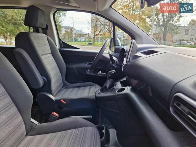 Сірий Опель Combo Life, об'ємом двигуна 1.56 л та пробігом 90 тис. км за 16900 $, фото 15 на Automoto.ua