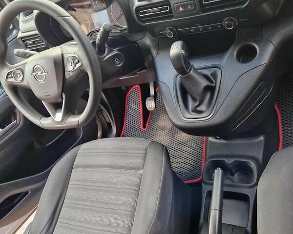 Сірий Опель Combo Life, об'ємом двигуна 1.56 л та пробігом 90 тис. км за 16900 $, фото 9 на Automoto.ua