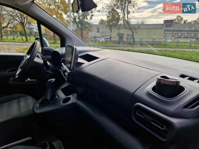 Сірий Опель Combo Life, об'ємом двигуна 1.56 л та пробігом 90 тис. км за 16900 $, фото 17 на Automoto.ua